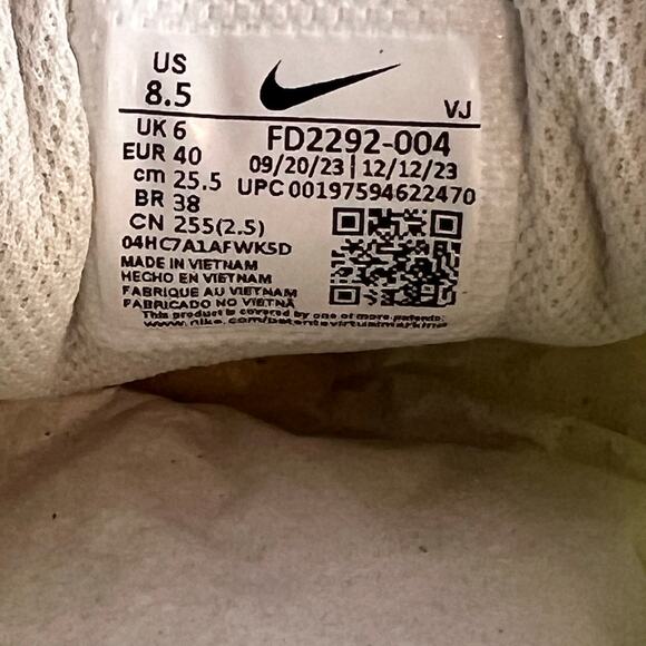 Nike Interact Run sneakers Womens pale green colorway Size 8.5 - Picture 10 of 13